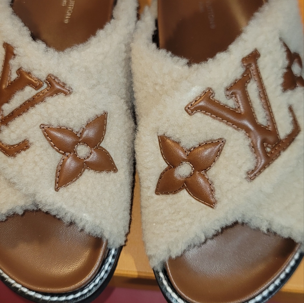 Louis Vuitton Shearling Logo Slide Sandals in Cream and Brown - Picture 4 of 11
